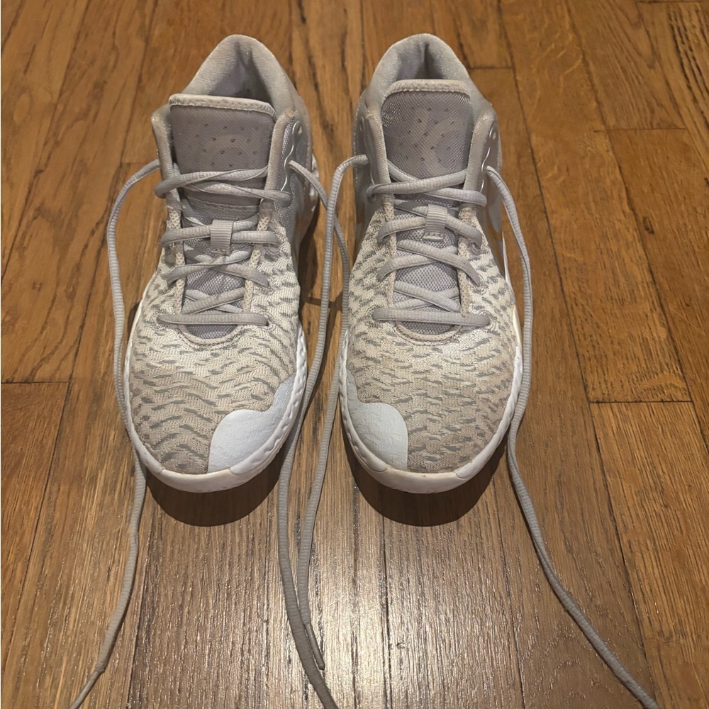 KD Kevin Durant Grey Sneakers